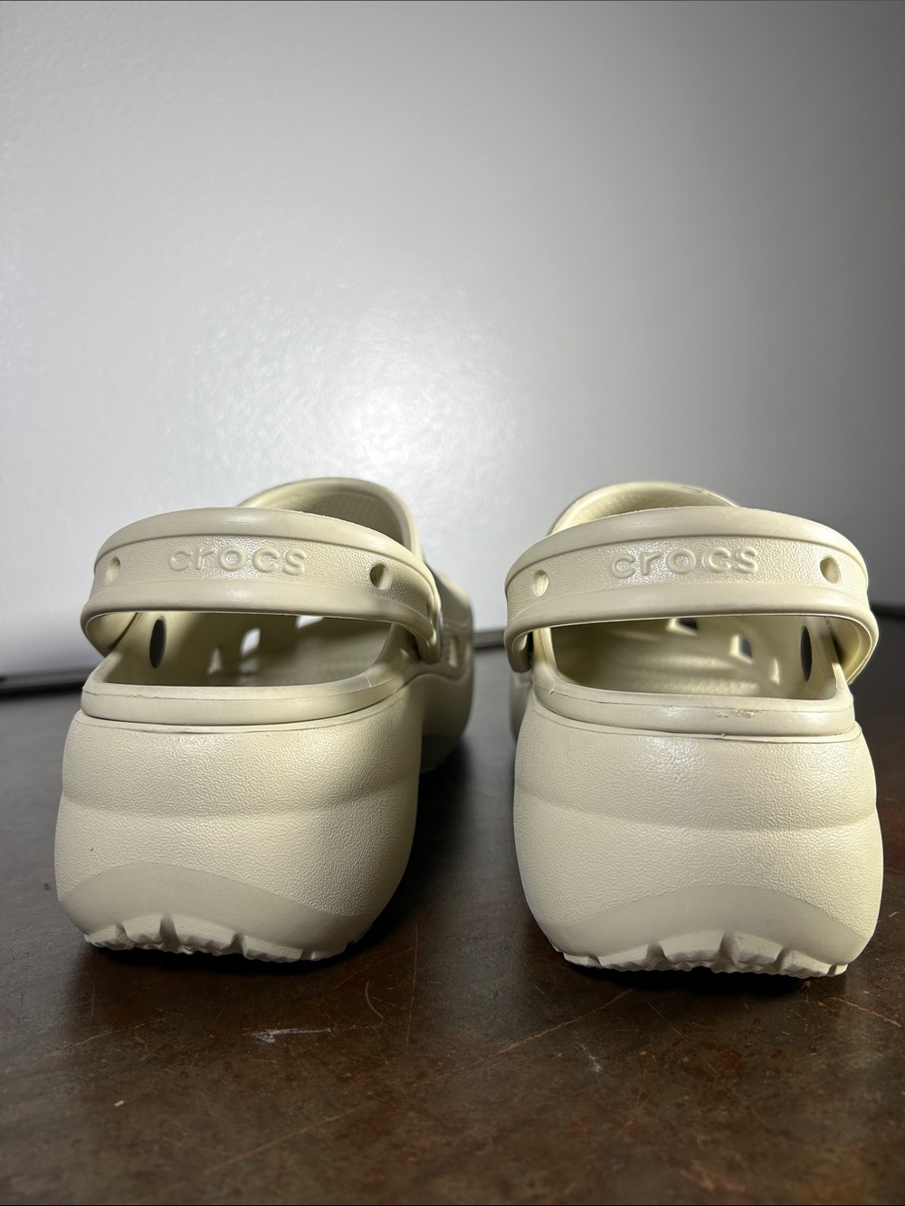 CROCS Classic Platform Cream (Bone) Slip-On Clog Women’s Size 10 - Picture 3 of 16